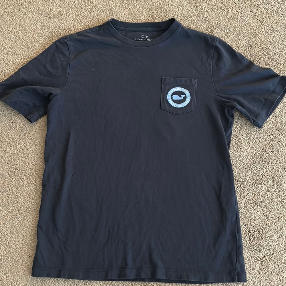 Vineyard Vines - youth medium t shirt